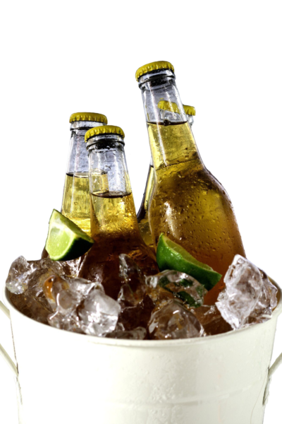 Comparte un cubo de cervezas Corona con amigos mientras disfrutas de la auténtica comida mexicana en Takeria Olmeka. Ideal para tardes y noches en Vallecas.